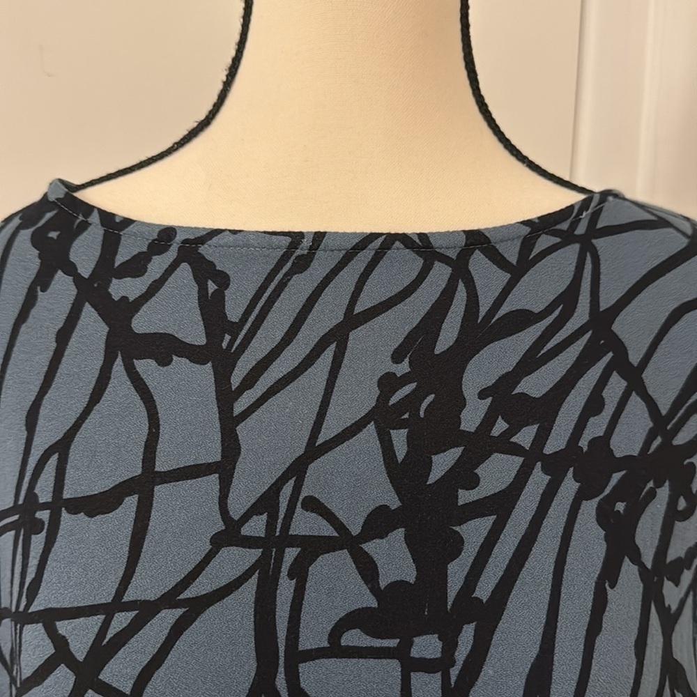 Bryn Walker Wonens bluish gray and black Abstract Patterned top oversized XS - Picture 5 of 7